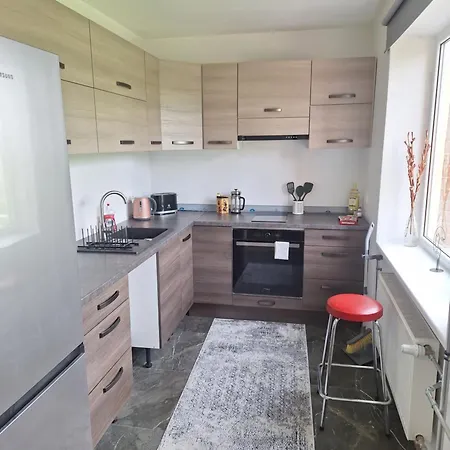 Apartman Spacious & Sunny With A Balcony